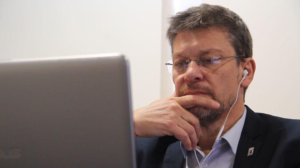 Critican a Alpa por apoyar la renegociacioacuten de la deuda