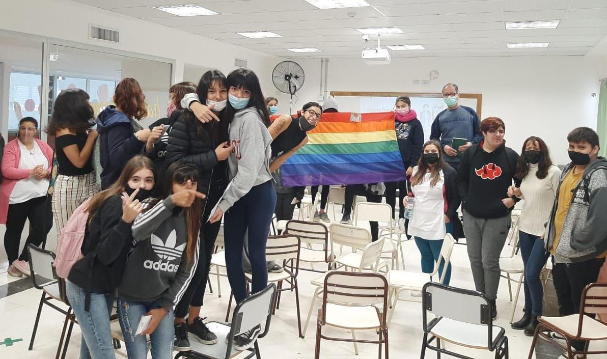 Crean la cooperativa escolar Atrapasuentildeos