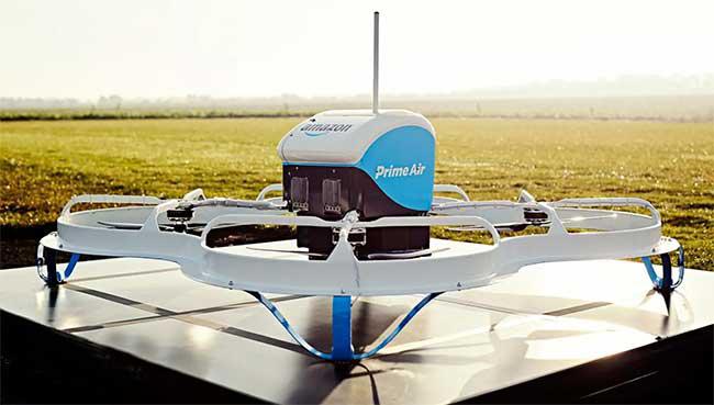 Asiacute funciona el dron con el que Amazon empezaraacute a repartir paquetes en EEUU