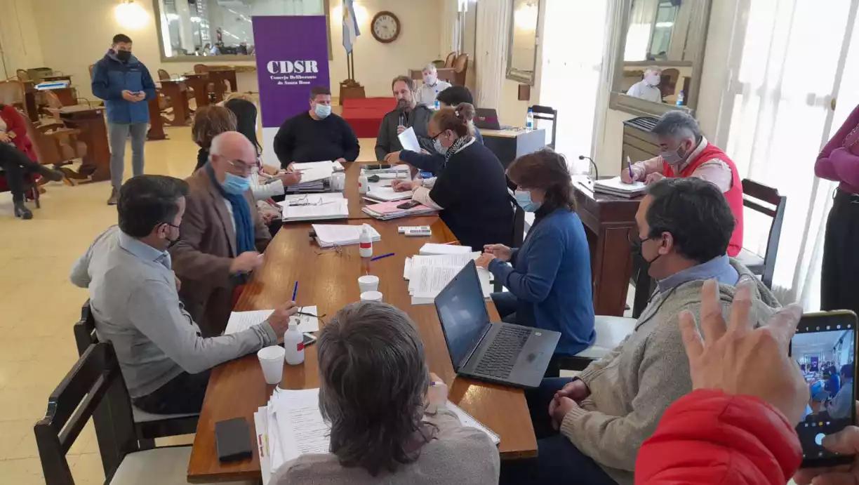 Postergaron la discusioacuten de la venta de las licencias de remises