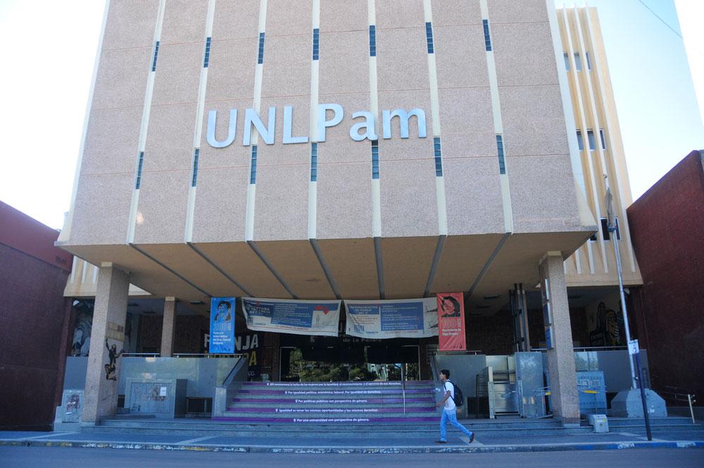 UNLPam- comisioacuten consideroacute imperioso promover espacios sin violencia de geacutenero y acoso