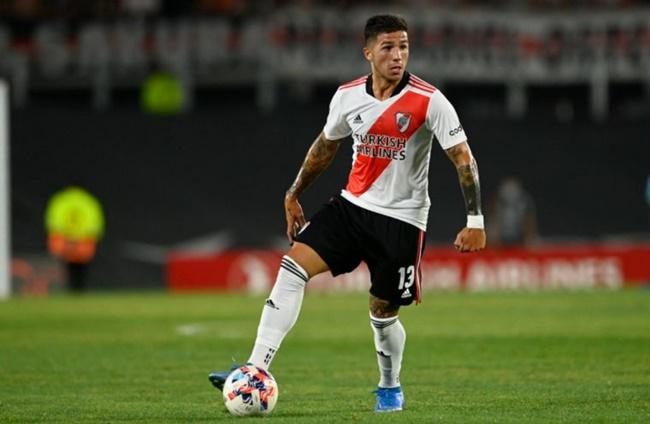 Enzo Fernaacutendez al Benfica y llegariacutea Borja