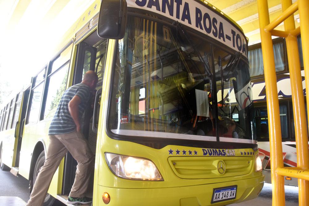 Renovaron la emergencia y volveraacuten a licitar la liacutenea que une Santa Rosa y Toay