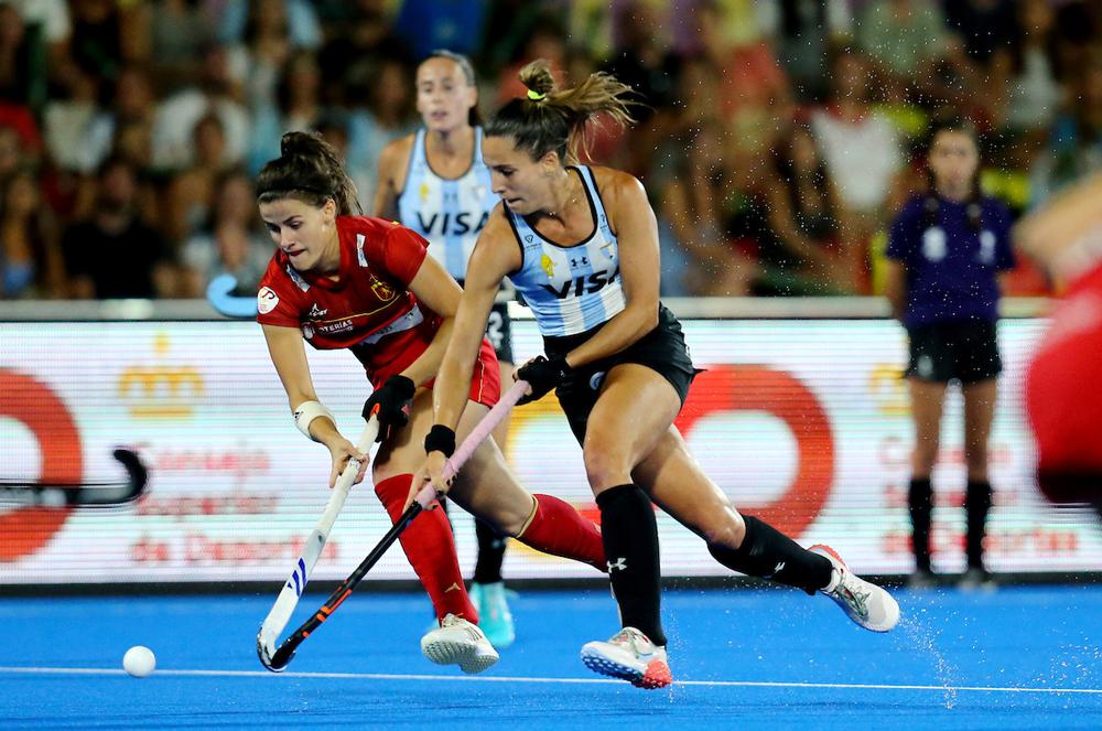 Las Leonas golearon a Espantildea y lideran su grupo