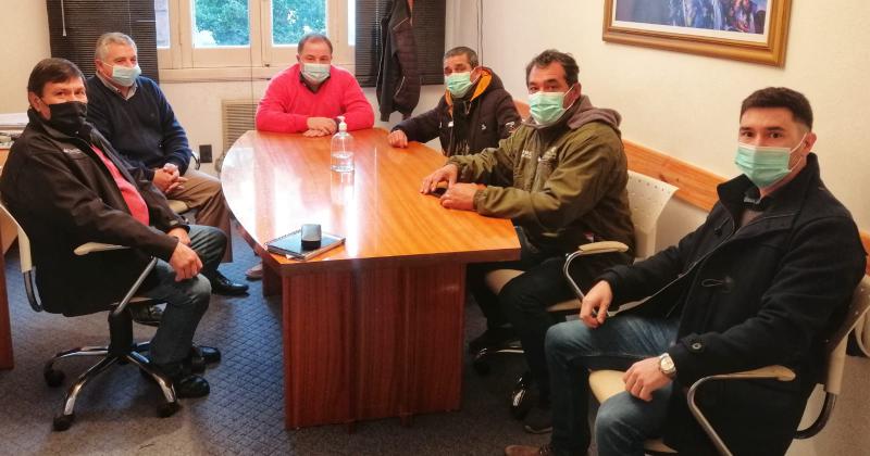 Camioneros con el secretario de Trabajo