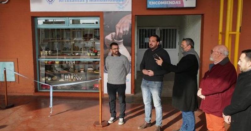 Inauguran venta del mercado artesanal en la Terminal