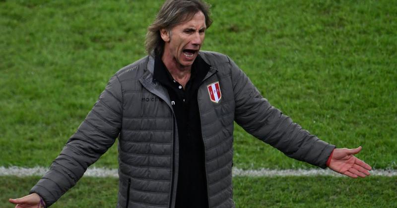 Gareca no sigue en Peruacute