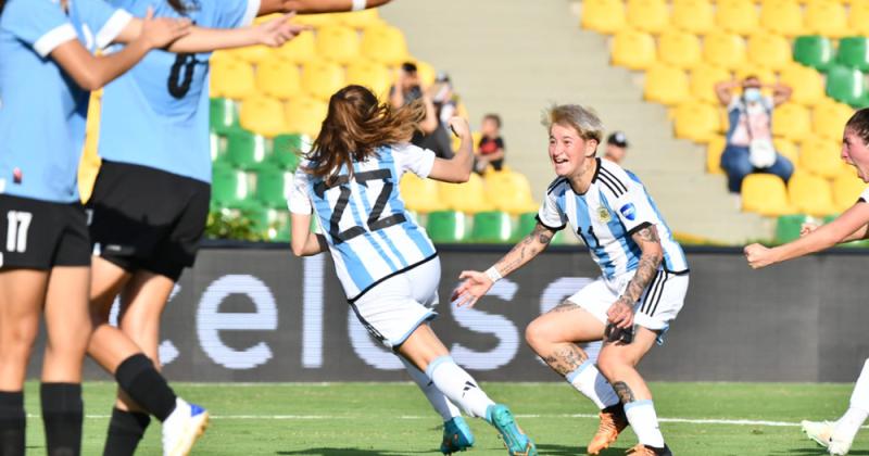 Argentina apabulloacute a Uruguay