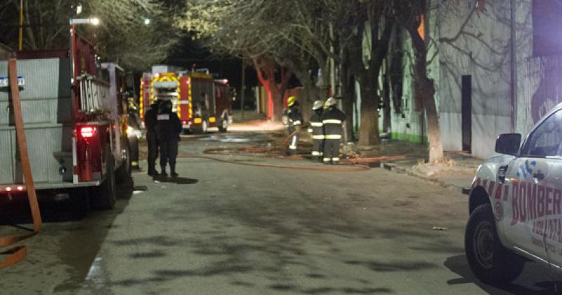 Dos muertos luego de un incendio provocado por una explosioacuten de gas en Pico