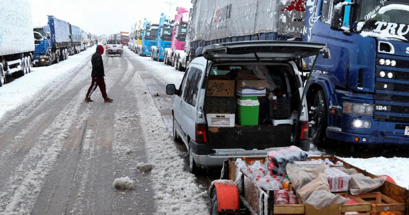 Mendoza- 2800 camiones varados por el temporal de nieve