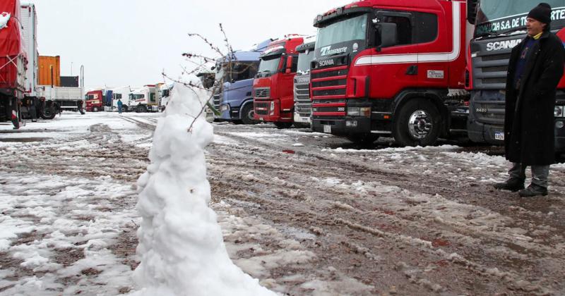 Mendoza- 2800 camiones varados por el temporal de nieve