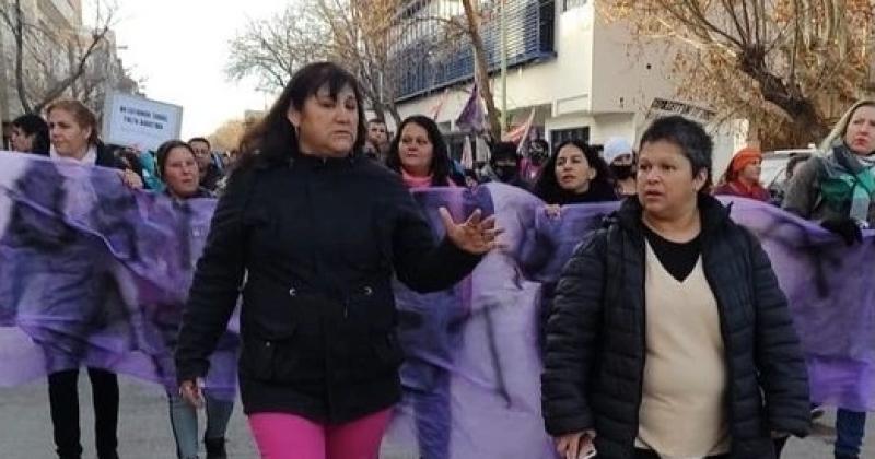 Marcharon en Cipolletti para reclamar justicia por el femicidio de Agustina Fernaacutendez