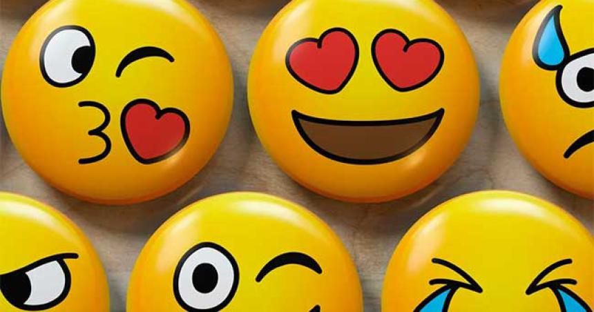 Diacutea mundial del emoji- cuaacuteles son los maacutes utilizados del mundo y queacute significan