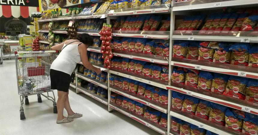 La canasta baacutesica aumentoacute 46-en-porciento- en junio y acumula 36-en-porciento- en el semestre
