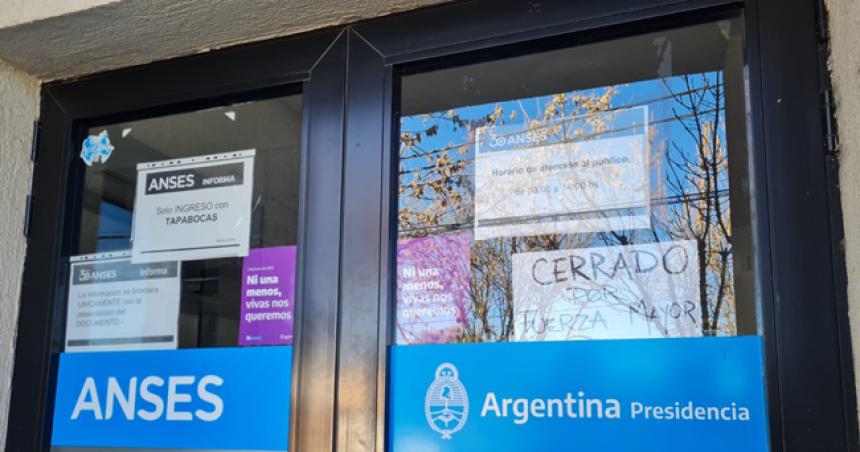 Una disputa gremial dejoacute sin atencioacuten a la ANSES de Pico