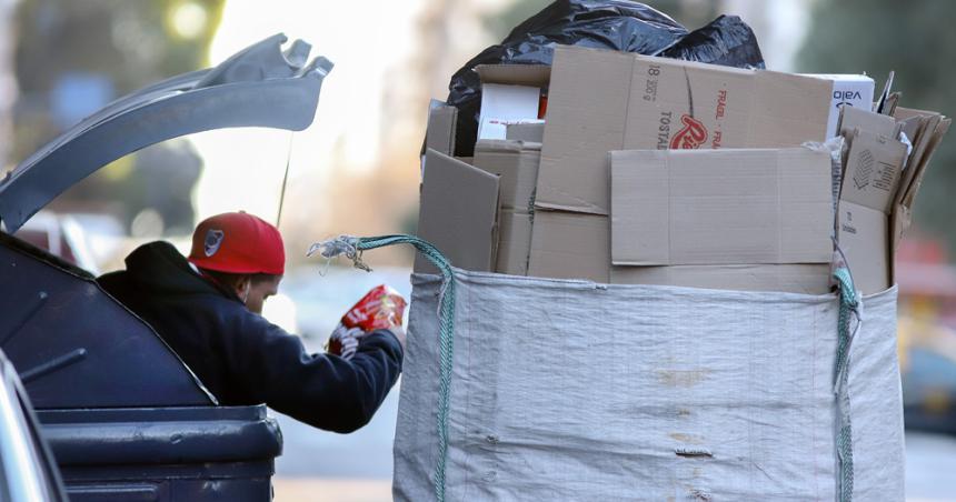 La canasta baacutesica aumentoacute 46-en-porciento- en junio y acumula 36-en-porciento- en el semestre