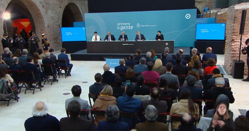 Alto perfil de Ziliotto en acto nacional- casi 900 millones para obras cientiacuteficas para La Pampa