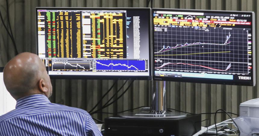 Los bonos argentinos siguen en caiacuteda y el riesgo paiacutes se acerca a los 3000 puntos