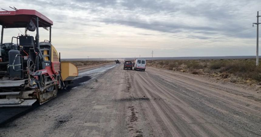 Avanza la obra de asfaltado en la ruta 151