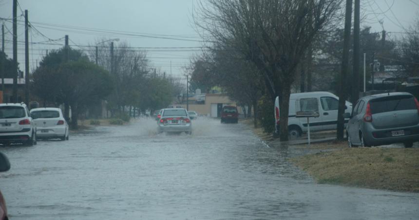 Un chaparroacuten que descargoacute casi 20 miliacutemetros generoacute varios problemas en la ciudad