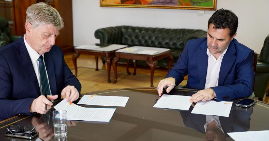Acuerdan acciones para garantizar el acceso a subsidios de gas y luz