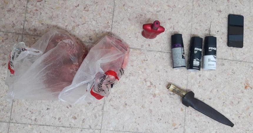 Le roboacute y lo golpeoacute su propio amigo
