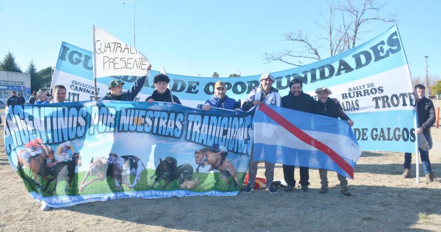 Se movilizaron cazadores a Casa de Gobierno