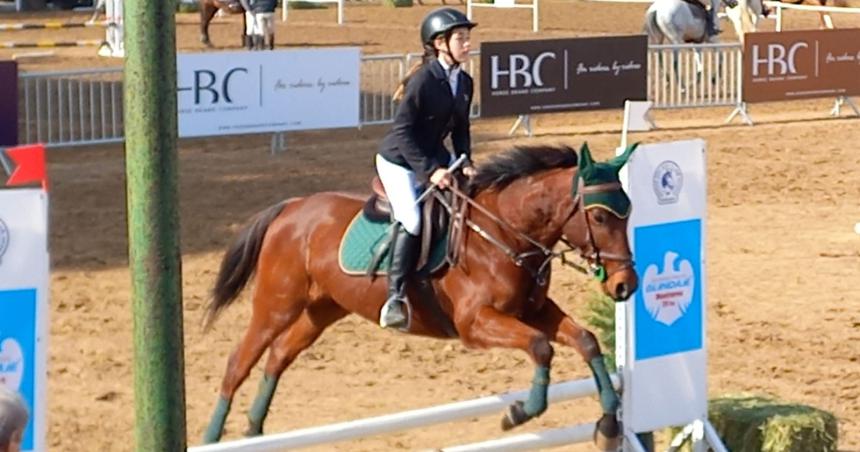 Juanita Datri hace camino al saltar