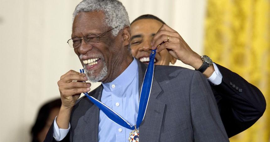 Murioacute Bill Russell leyenda de la NBA