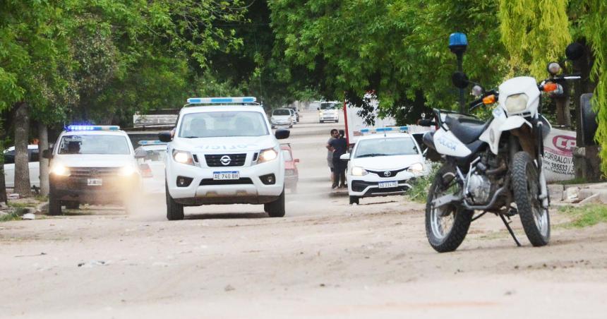 Juzgan a una mujer policiacutea por apremios y vejaciones en una requisa durante la pandemia