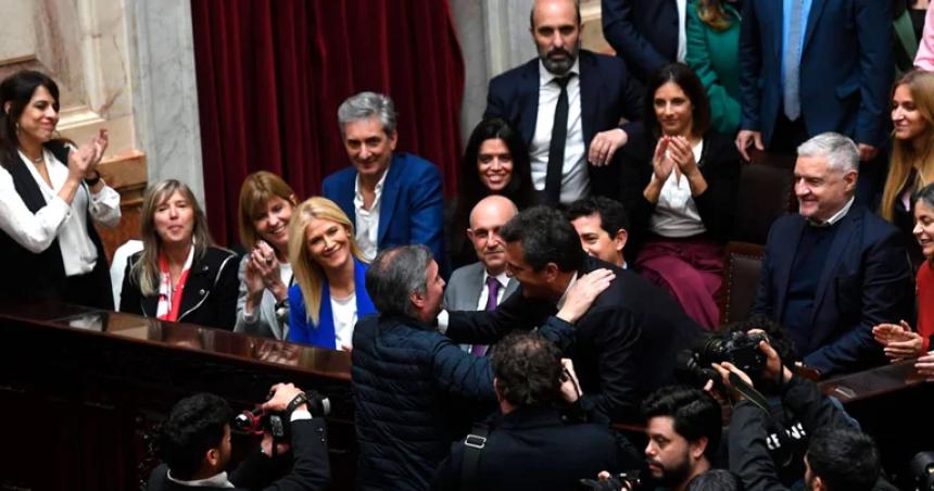 Diputados aproboacute la renuncia de Sergio Massa que se fue con un emocionado discurso 