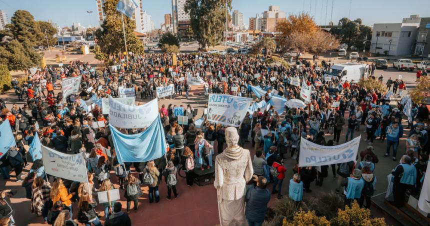 Calientan motores para la puja con maacutes ruido