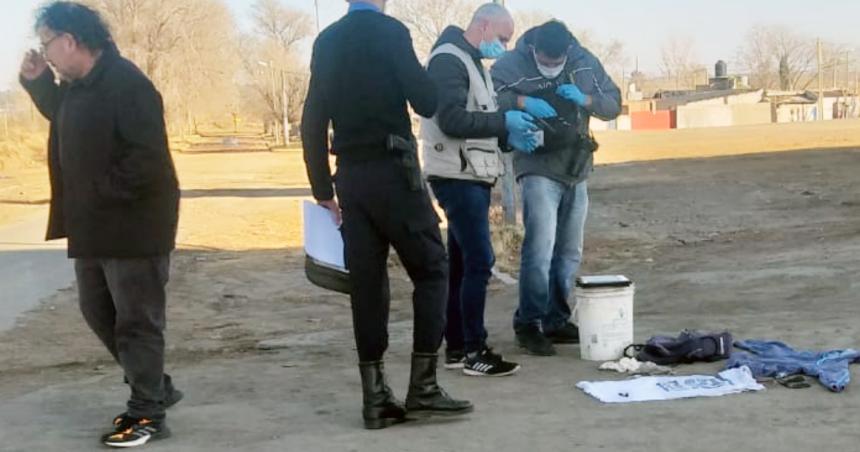 Se pelearon dos lavacoches en pleno centro y uno sacoacute un arma