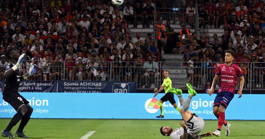 Messi a puro lujo en la goleada del PSG ante Clermont