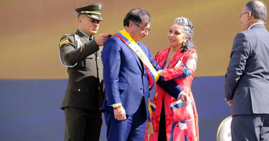 Asumioacute Petro el primer presidente de izquierda de la historia de Colombia