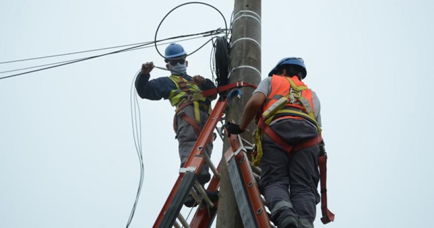 EMPATEL comenzoacute el tendido de fibra oacuteptica en Lonquimay