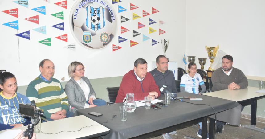 Se presentoacute la Copa Federal en la sede de la Liga Cultural