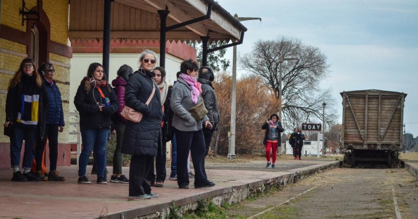 Una invitacioacuten a darse una vuelta histoacuterica y teatral por Toay