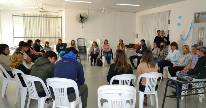 Educacioacuten presentoacute nuevo libro digital sobre interculturalidad