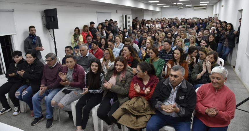 Se mueve la maacutequina vernista en Santa Rosa