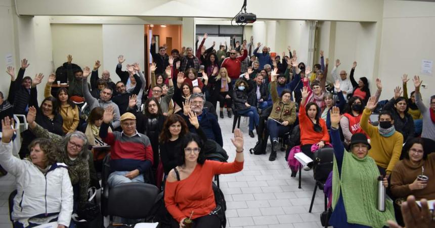 Docentes universitarios lanzaron un paro de 48 horas