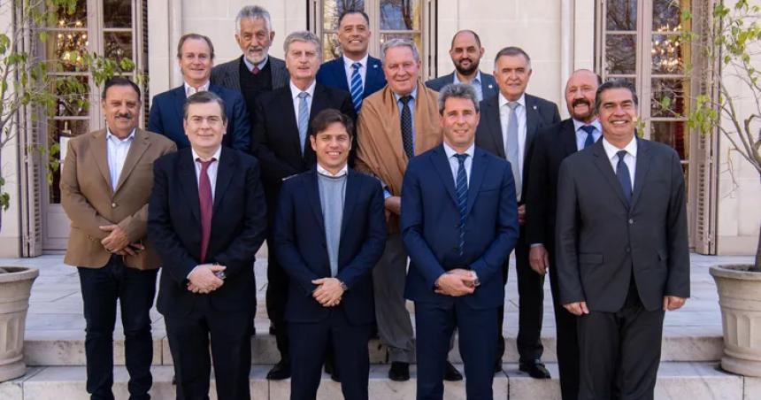 El desdoblamiento electoral en la agenda paralela de los gobernadores