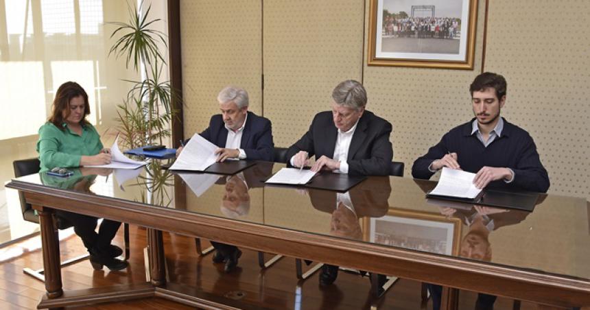 Firmaron el contrato para iniciar la obra del hospital en el barrio Plan Federal de Pico