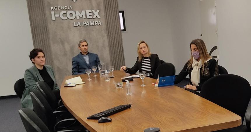 Suman maacutes empresas y profesionales al Desafiacuteo Exportador