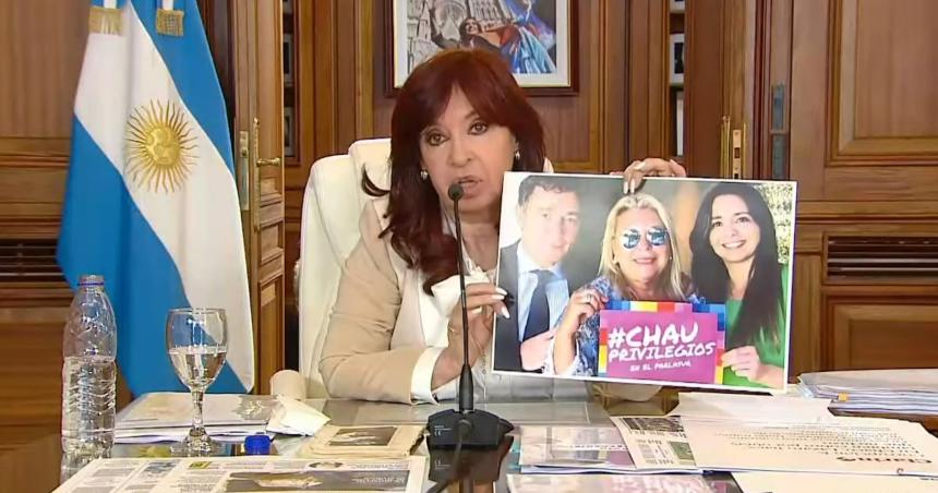Cuando dije que teniacutean la sentencia escrita me quedeacute corta
