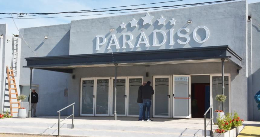 Despueacutes de 10 antildeos inauguroacute Cinema Paradiso el suentildeo de una familia