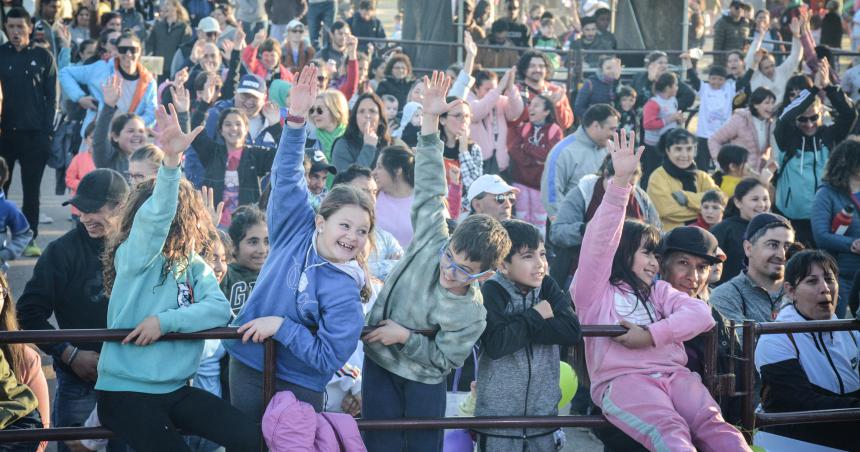 Festival de las Infancias con una multitud en la Laguna