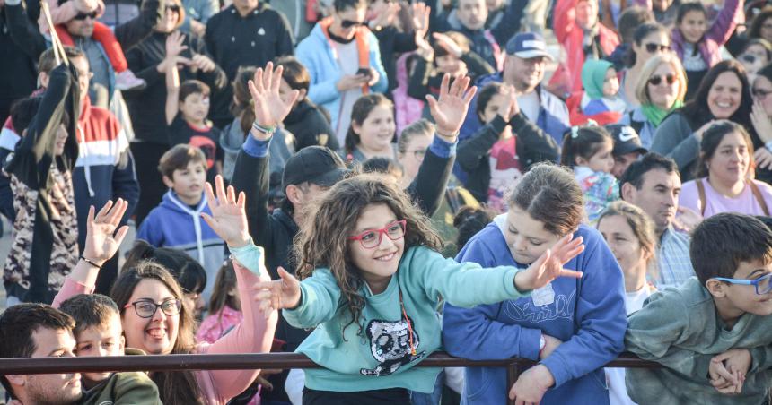 Festival de las Infancias con una multitud en la Laguna