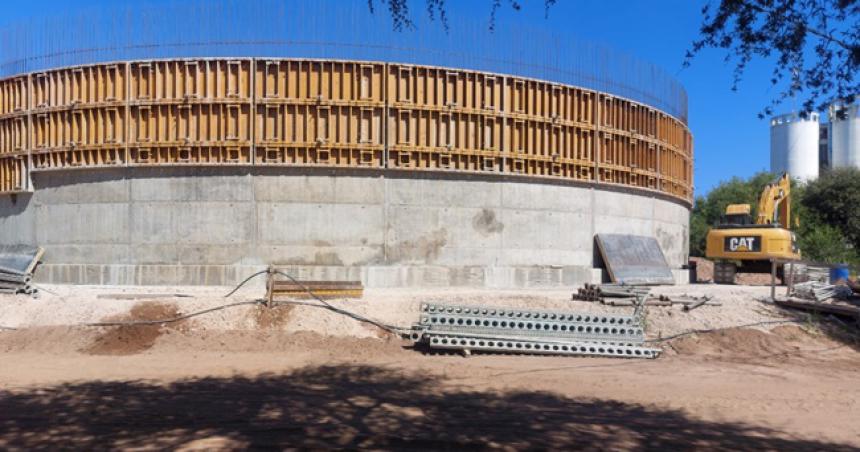 Santa Rosa- avanza la construccioacuten de la segunda cisterna para reforzar la red de agua potable 