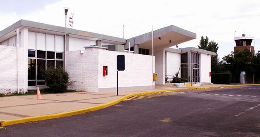 Cierra el Aeropuerto de Santa Rosa